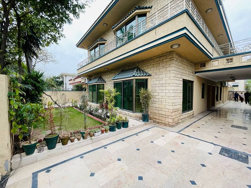 Luxury House On Extremely Prime Location Available For Rent In Islamabad 16