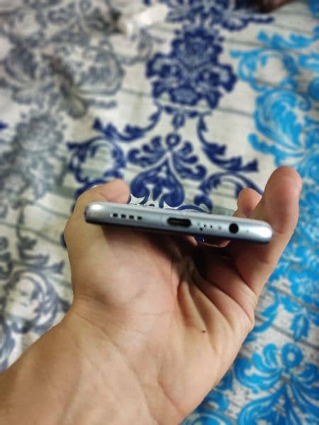 realme 6 10/9 used box and mobile 1
