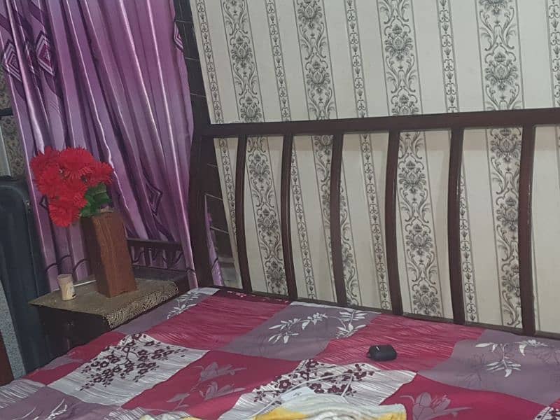 Solid Iron Double Bed with 2 side tables, without matress 0