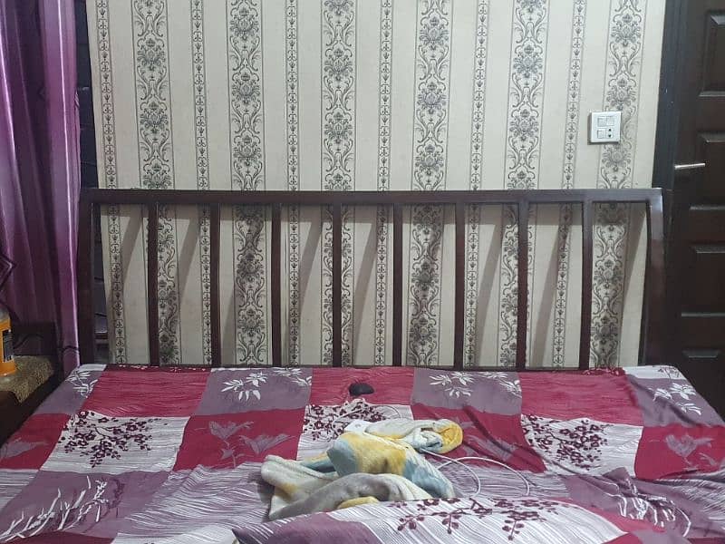 Solid Iron Double Bed with 2 side tables, without matress 1