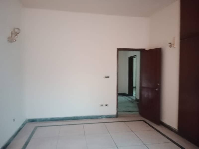 Spacious 10 Marla Full House with 3 Bedrooms in Prime DHA Phase 2 Location (Block V) 28