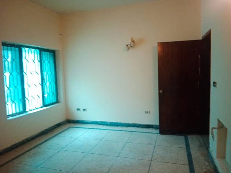 Spacious 10 Marla Full House with 3 Bedrooms in Prime DHA Phase 2 Location (Block V) 43