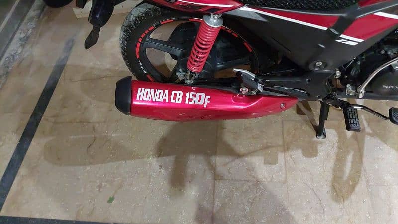 Honda CB150F 1