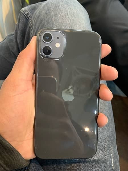 iPhone 11 64gb factory unlock non pta 99 health in apple Wranty 1