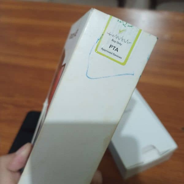 Samsung A13 with box 4/46 9