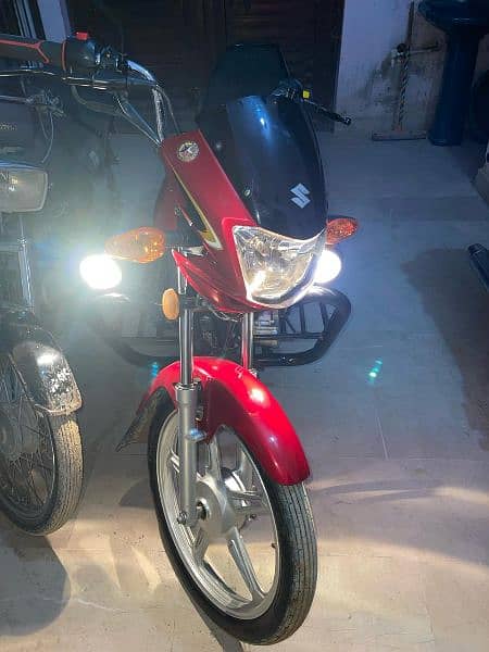 Suzuki 110 red colour new condition 1st owner 5