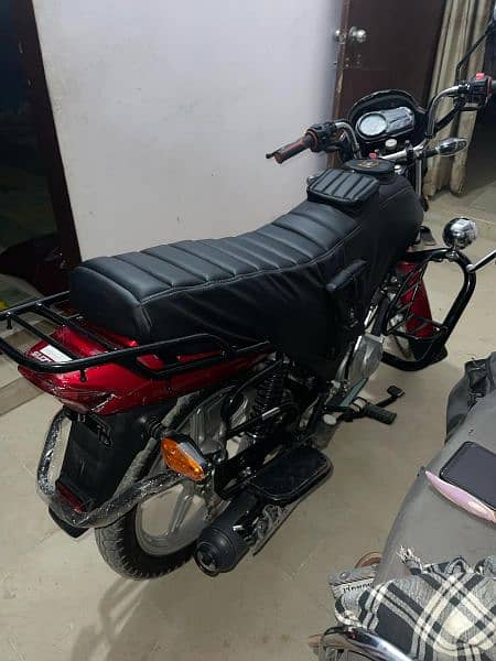 Suzuki 110 red colour new condition 1st owner 7