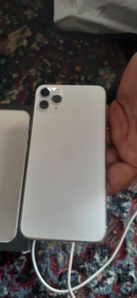 iPhone 11 pro max new condition 2