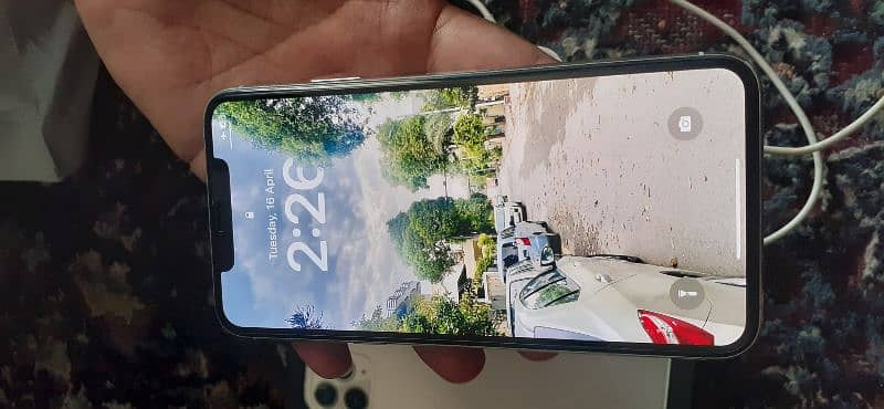 iPhone 11 pro max new condition 4