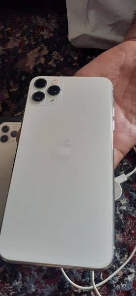 iPhone 11 pro max new condition 6
