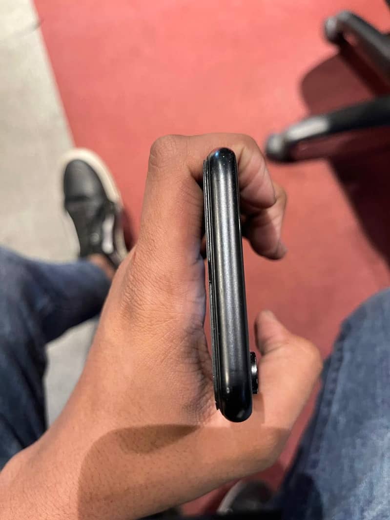 Iphone Xr Non Pta 64 gb esim time available / iphone for sale/exchange 9