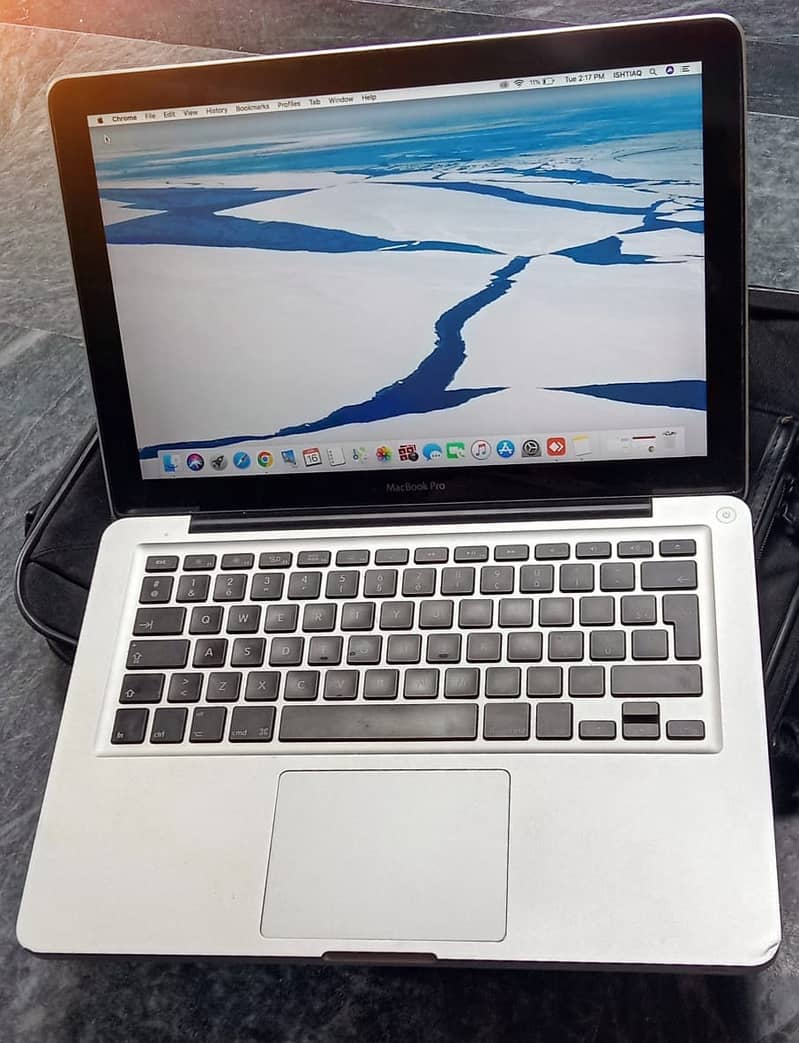 Macbook pro late 2011 apple laptop 2