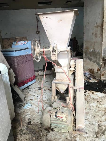 wheat and cattle feed grinding machine with single phase 3 hp mottoer 3
