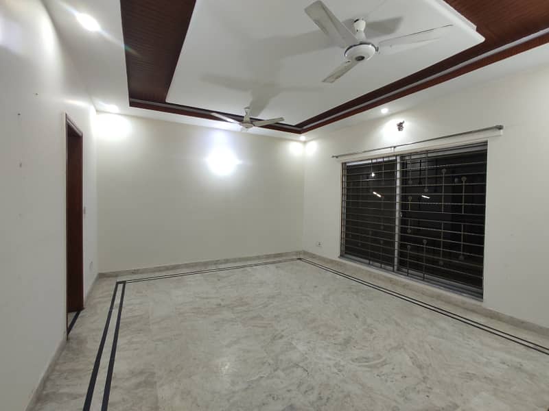 1 Kanal Upper Portion Available For Rent 9