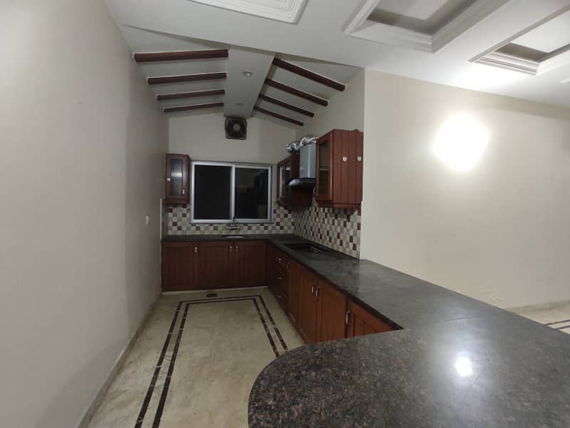 1 Kanal Upper Portion Available For Rent 16