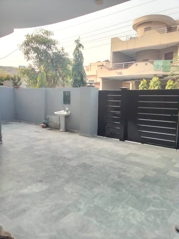 10 Marla Single Unit Used Good Location And Condition House For Sale 14