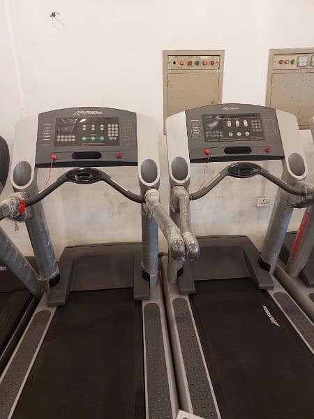 Commercial Treadmills / Running Machine / Eleptical / cycles 0