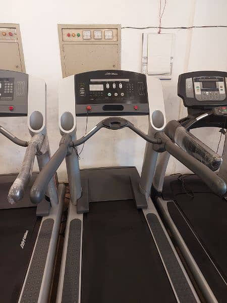 Commercial Treadmills / Running Machine / Eleptical / cycles 6