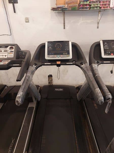 Commercial Treadmills / Running Machine / Eleptical / cycles 9