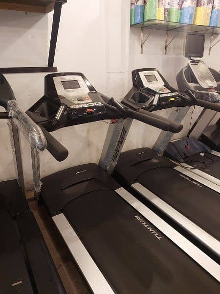 Commercial Treadmills / Running Machine / Eleptical / cycles 13