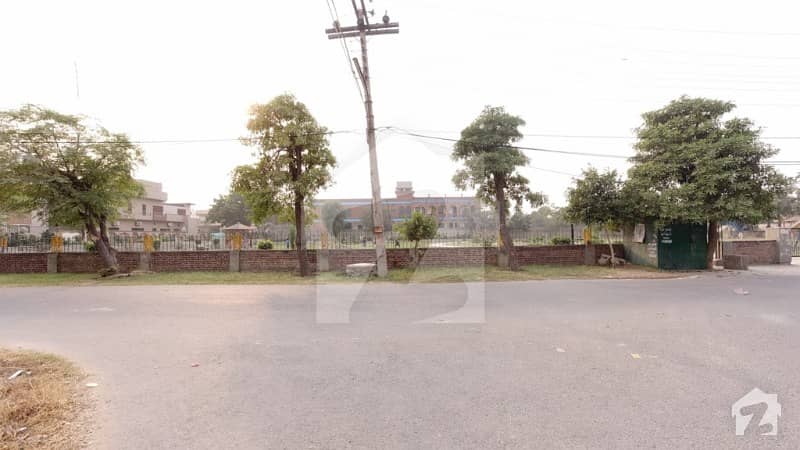 1 Kanal Best Location For Built Home And Builders Near Park Mosque Market Plot For Sale 6