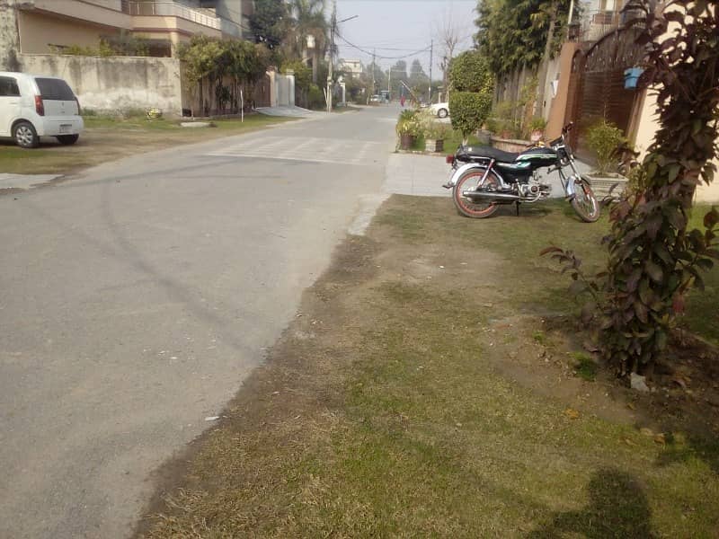 1 Kanal Best Location For Built Home And Builders Near Park Mosque Market Plot For Sale 5