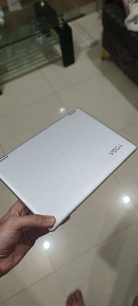 Lenovo Yoga 710-11IKB 2