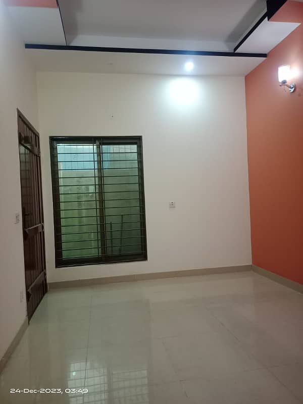 Gorgeous 5 Marla House For sale Available In Aamir Town 8