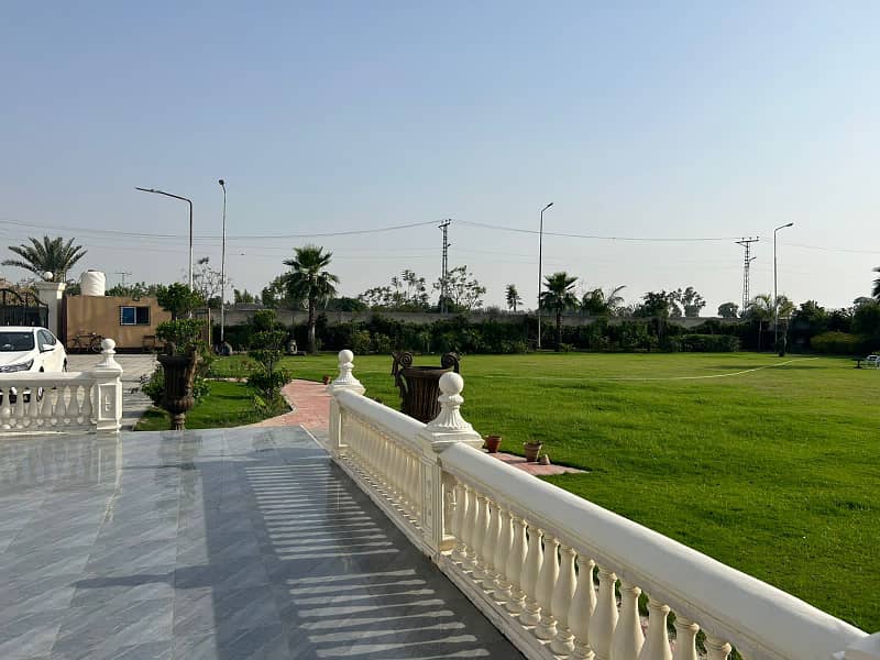 5 Kanal Beautiful Farmhouse Is Up For Sale In Lahore Greenz Bedian Road A Block 8