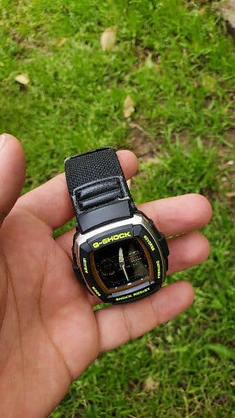 original Casio shock resist digital watch 4