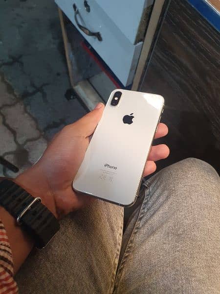 iPhone Xs 1