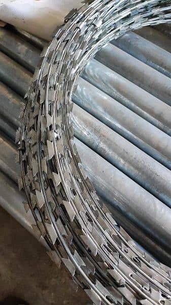 Razor Wire,Chain Link Fence, Weld Mesh, Barbed Wire, Expanded Metal 6
