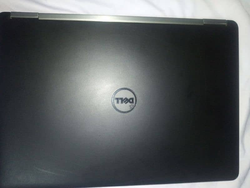 Dell core I5 6th Generation Ram 8/256 ultra book with orignal charger 0