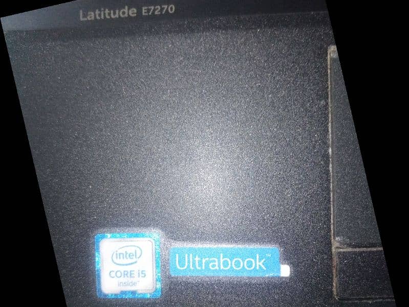 Dell core I5 6th Generation Ram 8/256 ultra book with orignal charger 6