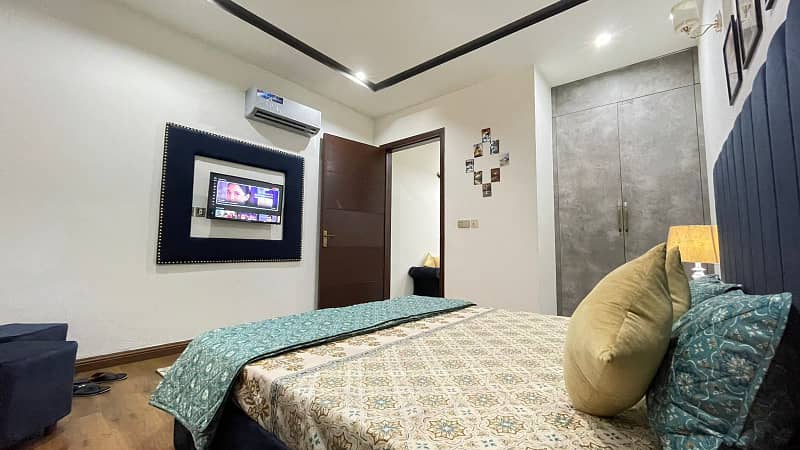Par day short time one bed furnished apartments available 3