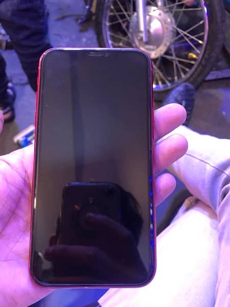 Iphone 11 red JV 1