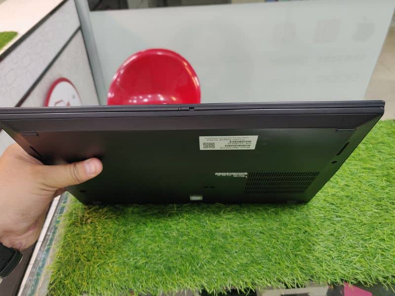 Lenovo Thinkpad t490s 6