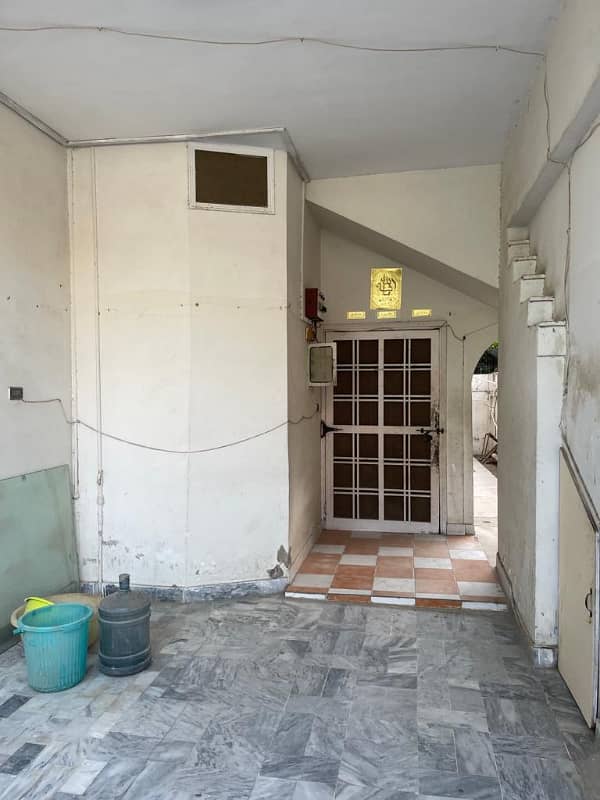 DOUBLE STOREY HOUSE FOR SALE NEAREST TO MAIN UNIVERSITY ROAD 13