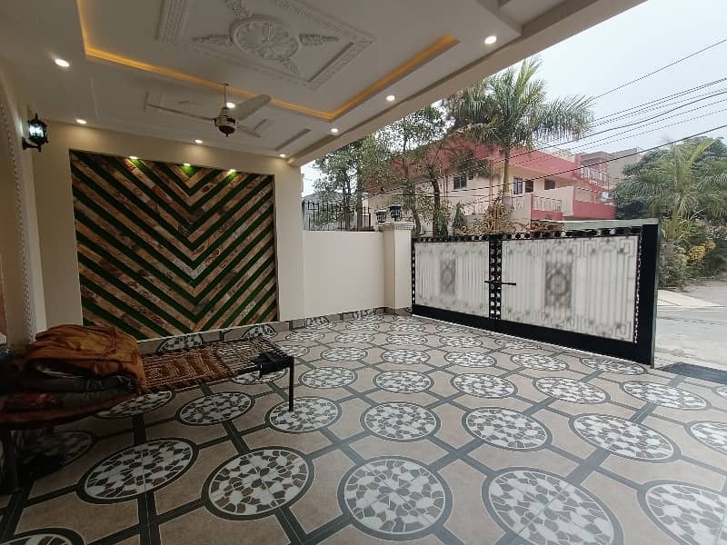 10 Marla Spanish House For Sale In Model Town Gas Available 3
