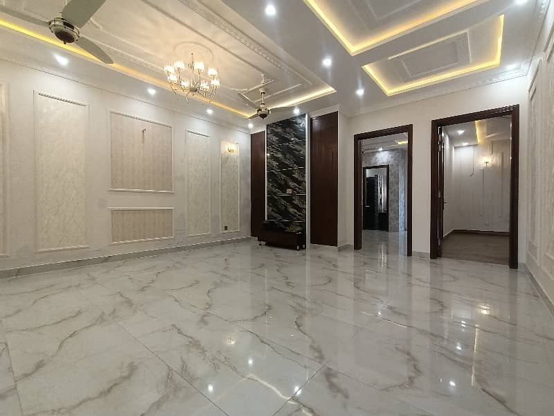 10 Marla Spanish House For Sale In Model Town Gas Available 4