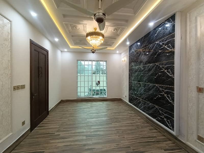 10 Marla Spanish House For Sale In Model Town Gas Available 5