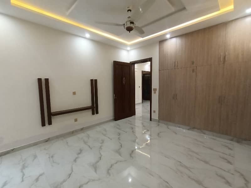 10 Marla Spanish House For Sale In Model Town Gas Available 10