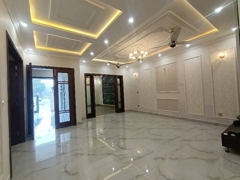 10 Marla Spanish House For Sale In Model Town Gas Available 11