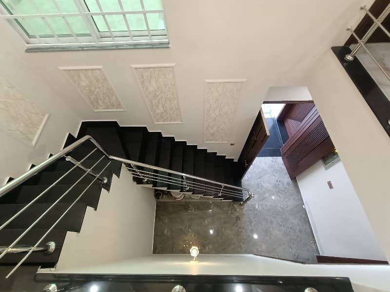 10 Marla Spanish House For Sale In Model Town Gas Available 15