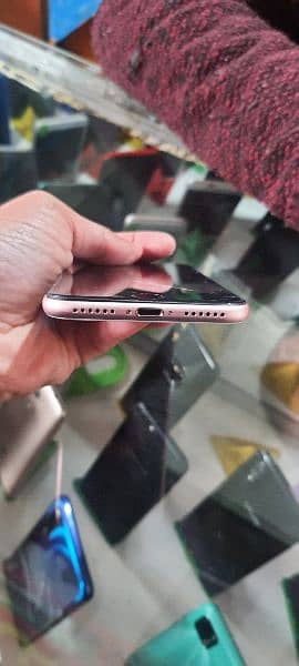 i selling my iphone 7 32gb only ufone sim working 1
