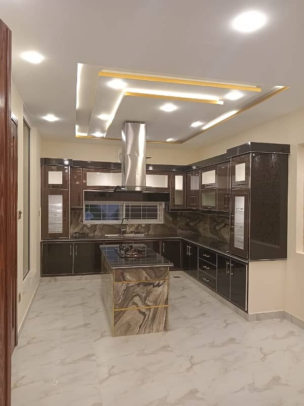 10 Marla Brand New Luxury Modern Stylish Latest Triple Storey Vip House Available For Sale In Wapda Town Lahore By Fast Property Services With Original Pics Of This House 4