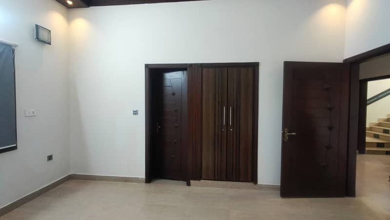Saadi Town 400 SQ YD House For Sale 6