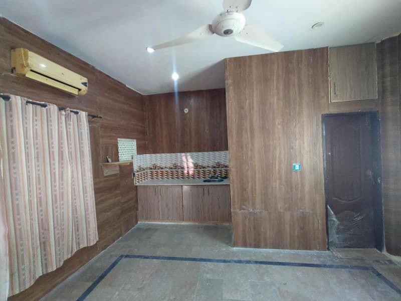 Studio Flats Available For Rent In Muslim Town | Prime Location 6