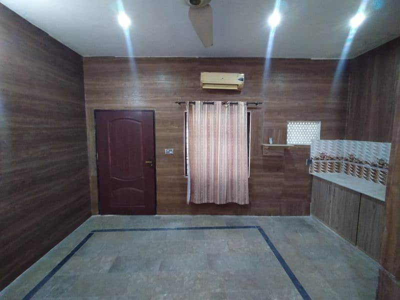Studio Flats Available For Rent In Muslim Town | Prime Location 7
