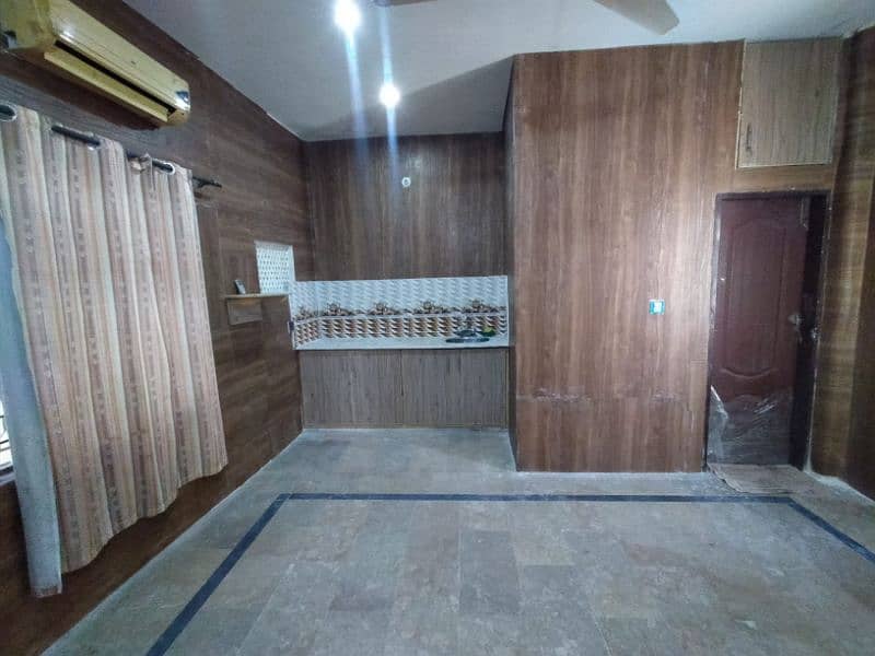 Studio Flats Available For Rent In Muslim Town | Prime Location 8